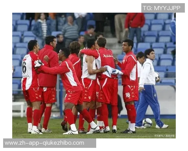 阿尔梅勒与登博思的精彩对决分析及比赛前瞻展望